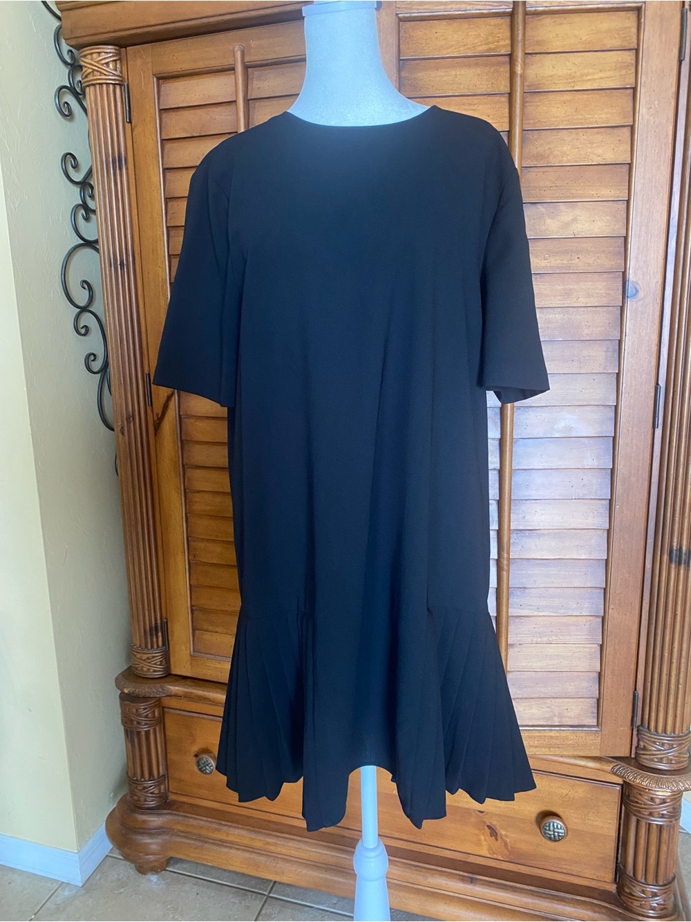 Zara Black Short Sleeve Pleated-Hem Dress
